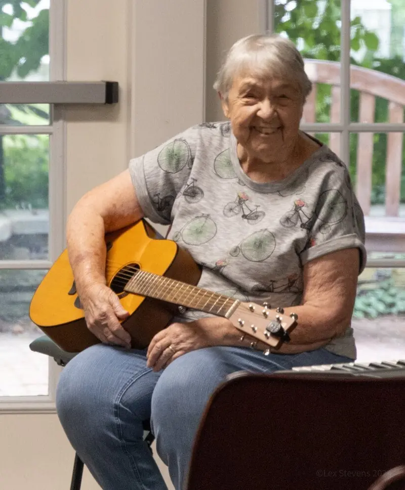 Guitarist at the Sandwich Open Mic