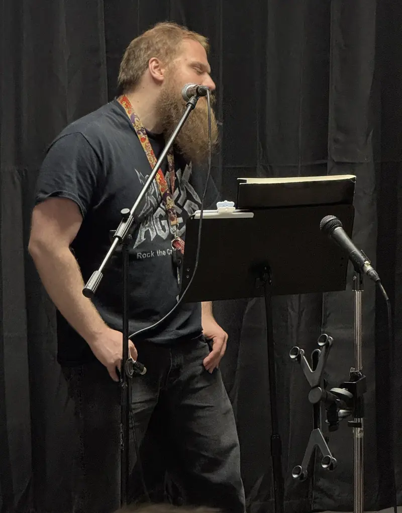 Performer at the microphone