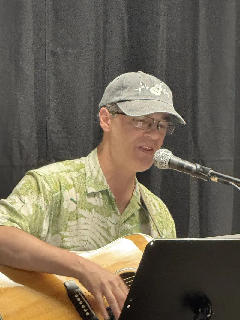 Performer at the microphone